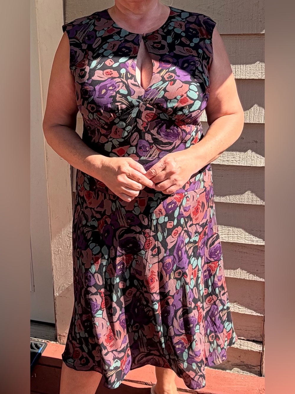 Ralph Lauren Sleeveless Floral Midi Dress in Purple, Black & Red. Size 16